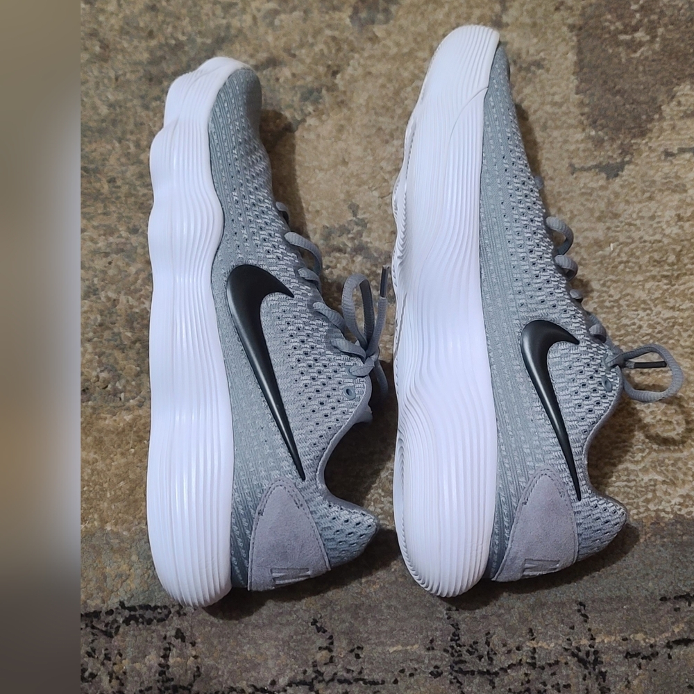 Mens Nike Gray Athletic Sneakers Size 9.5 Tried On Once - Picture 2 of 9